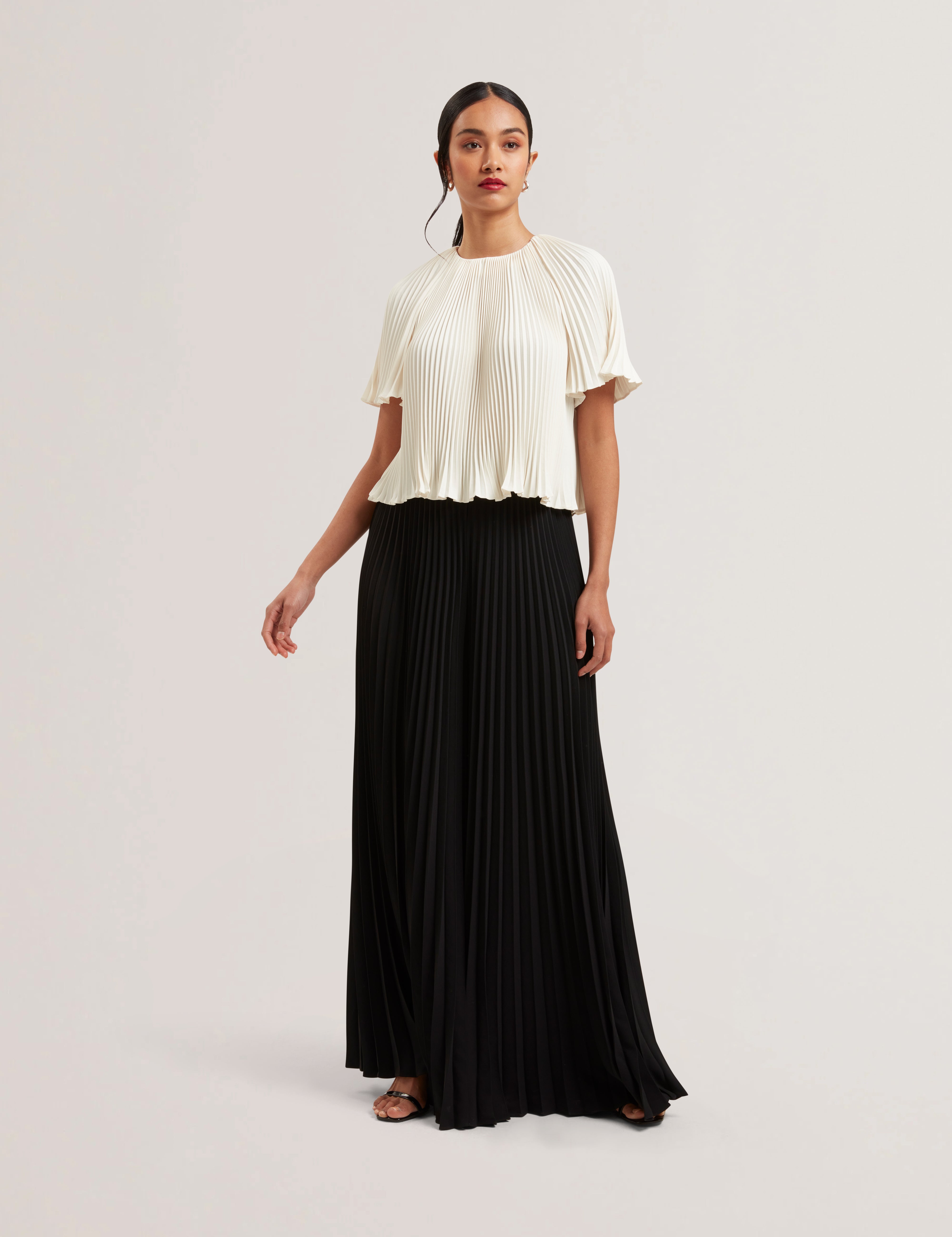 Women's AGARA-Pleated Short Sleeve Blouse