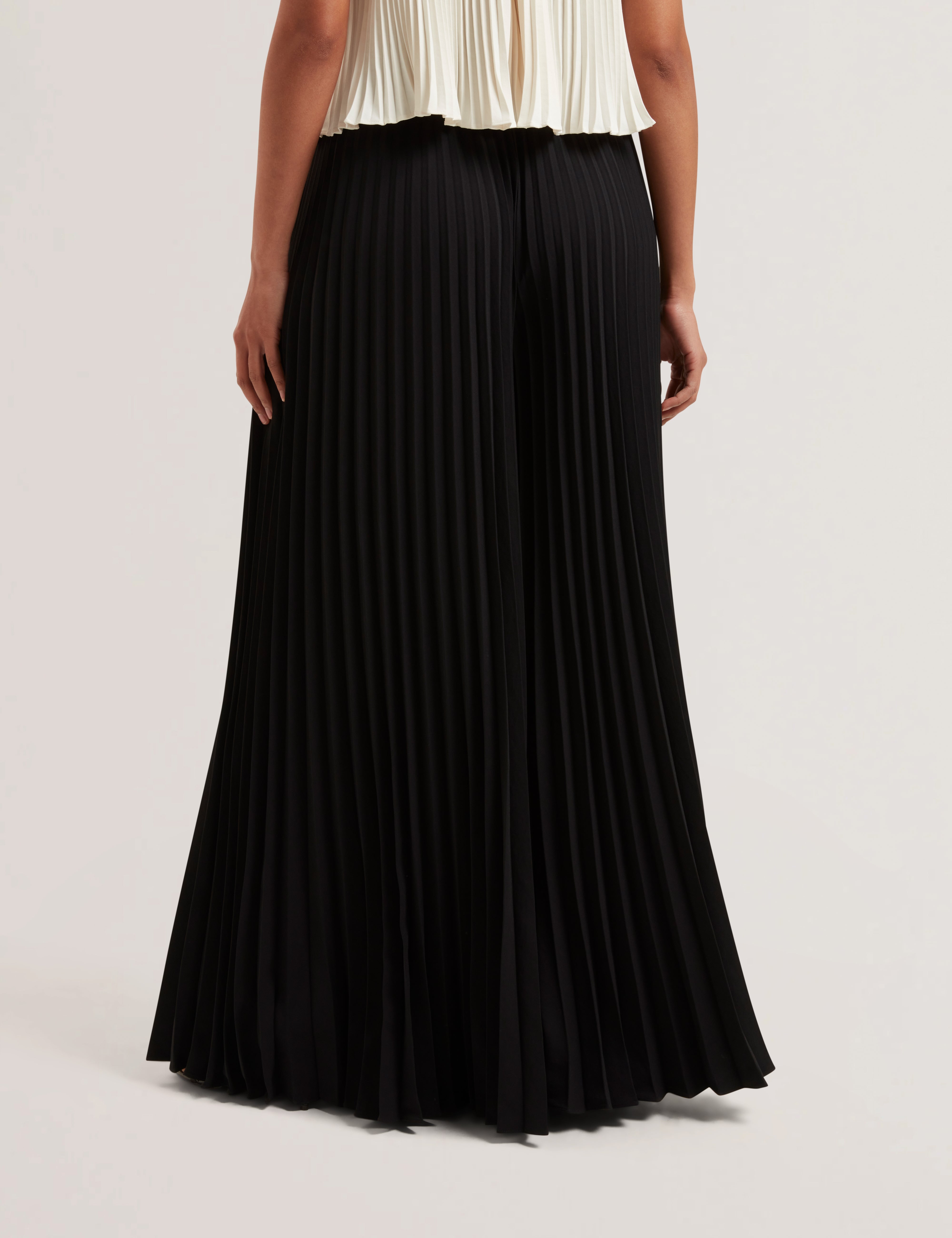 Women's HARYX-Pleated Wide Leg Crepe Trouser