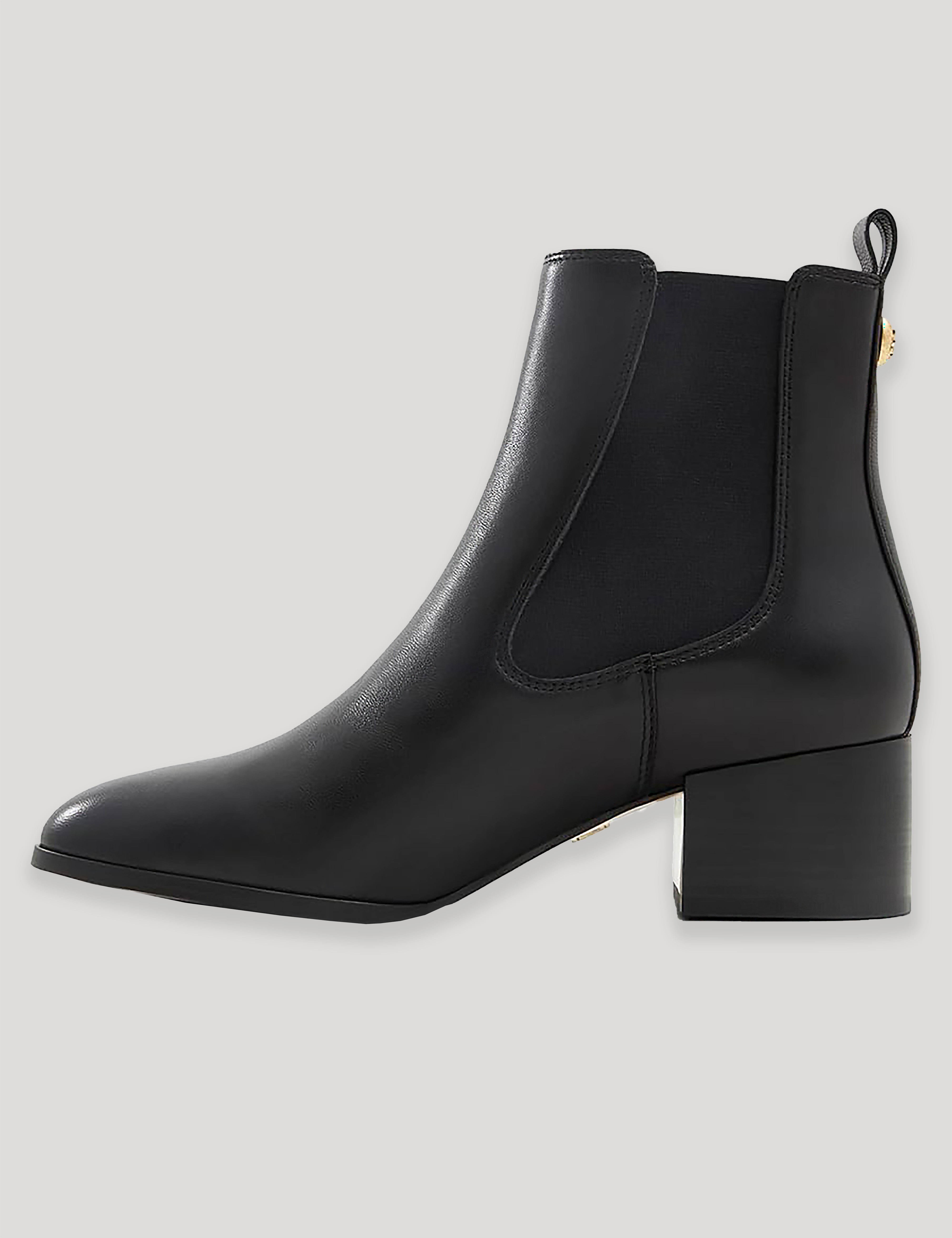 Women's Pippaaa-Chelsea Pull-On Boot Black
