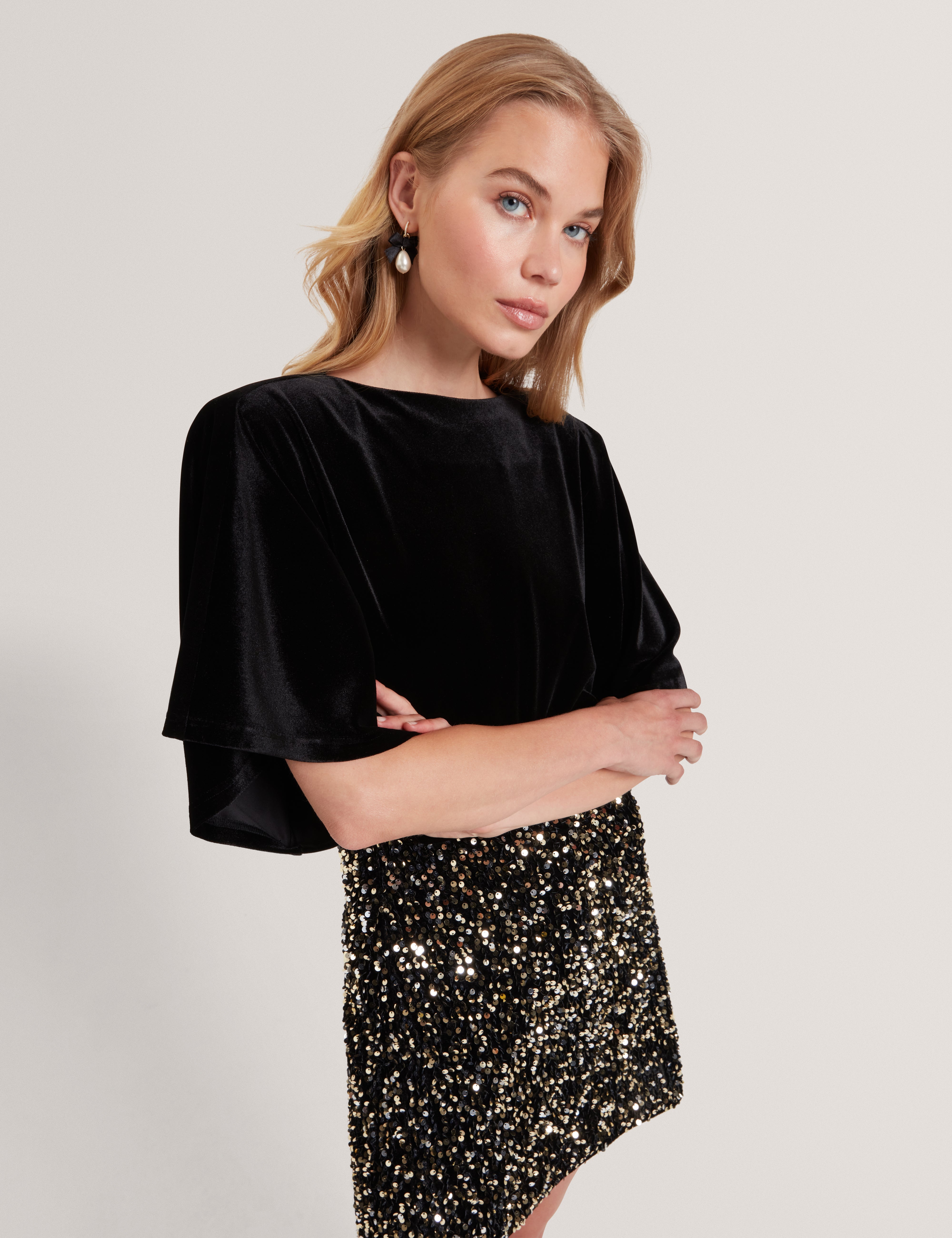 KCATT: Short Sleeve Velvet Top