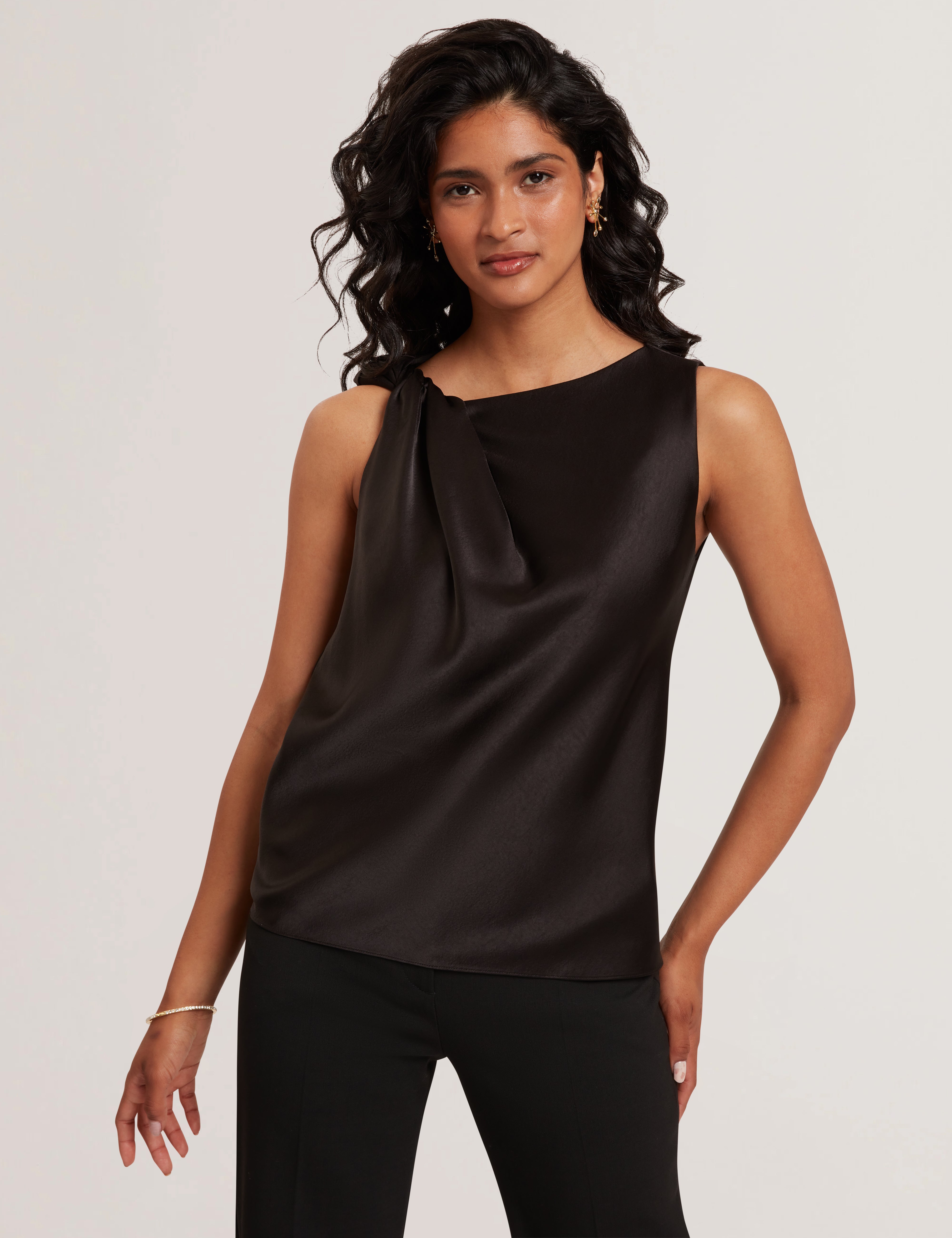 MIONA: Sleveless Twist Detail Top