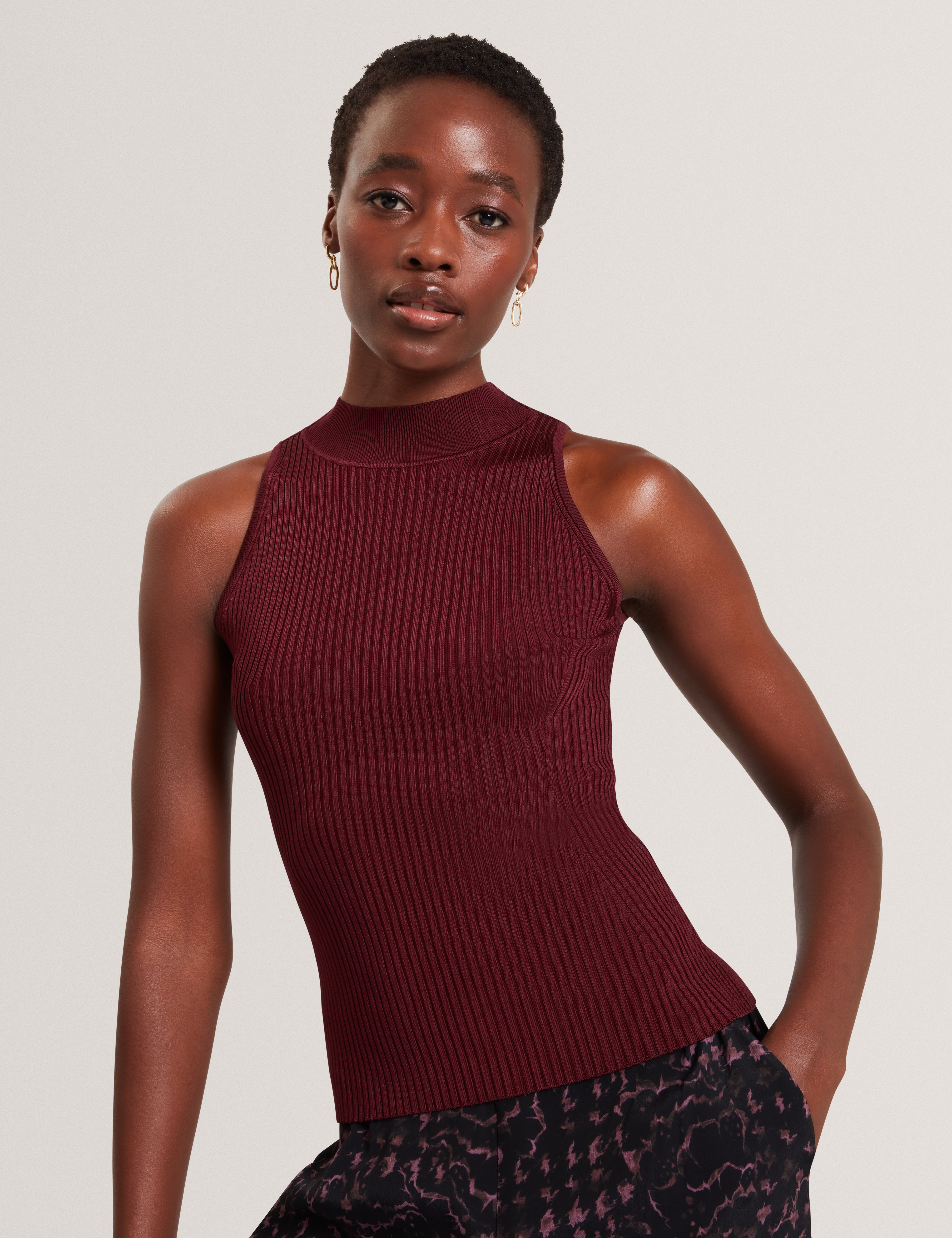RULZA: High Neck Knitted Sleeveless Top