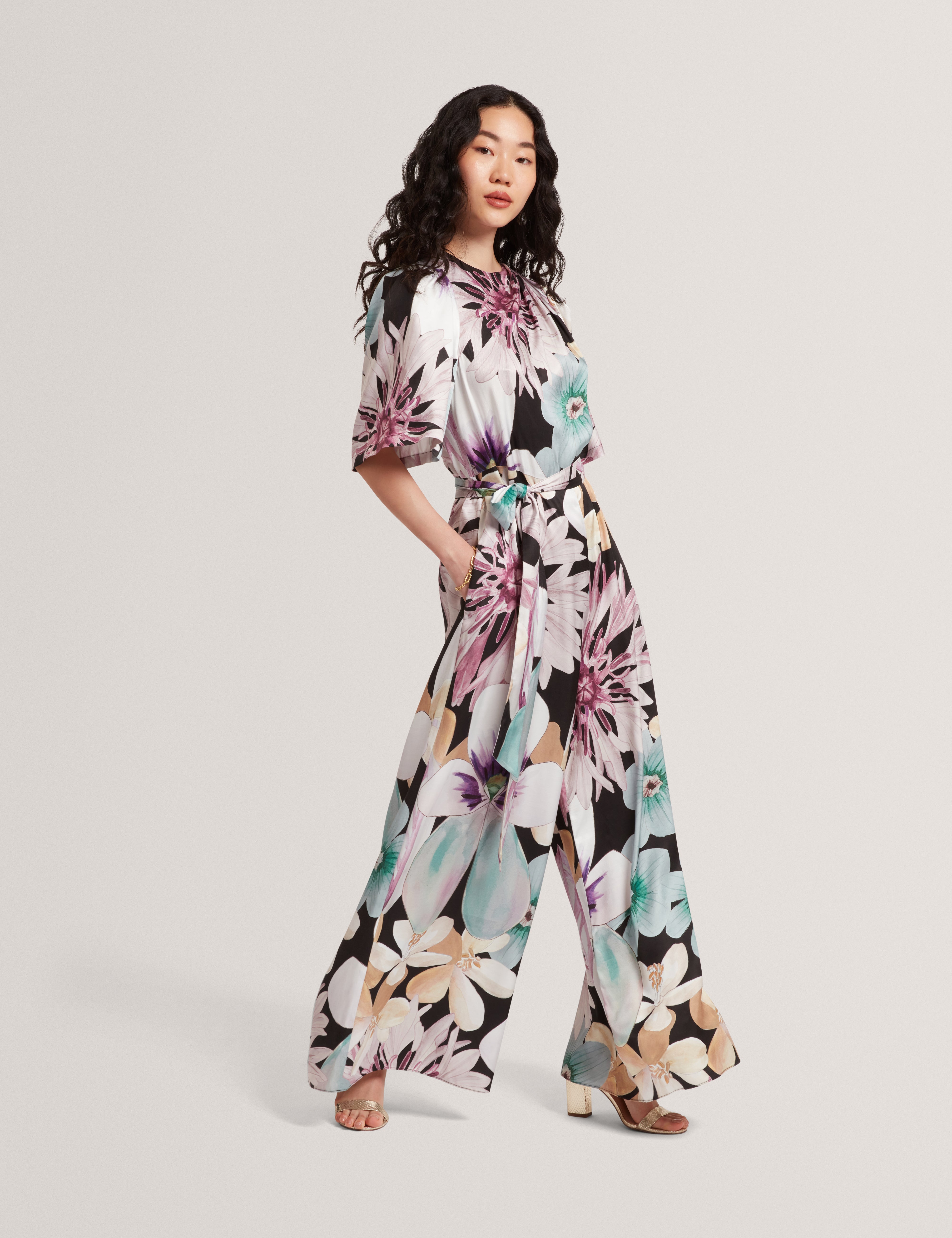 SUNSHI: Printed Drape Neck Detail Wide Leg Jumps