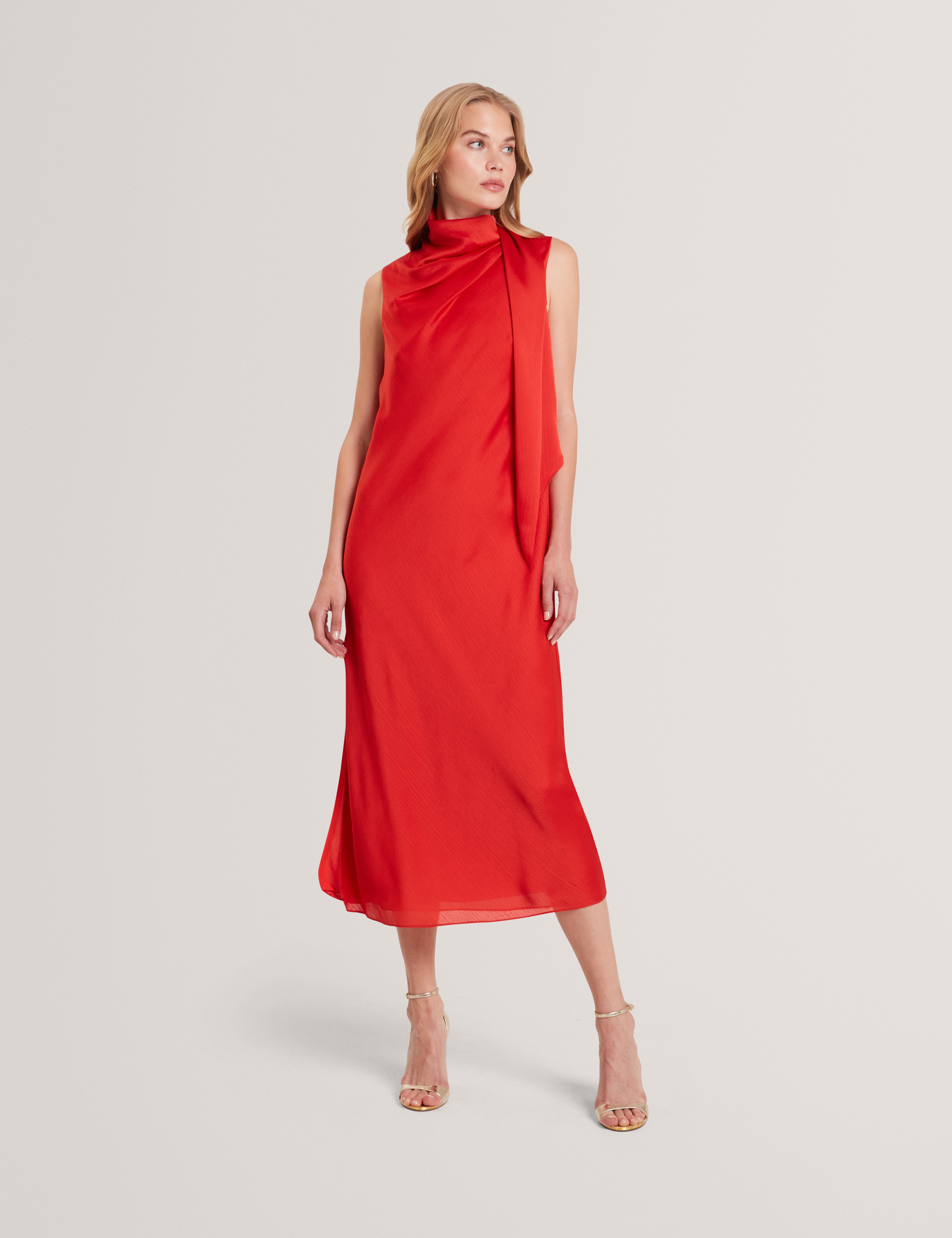 GOANA: Sleeveless Neck Tie Midi Dress