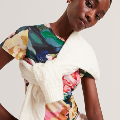 MAYFLA: Printed Fitted Tee