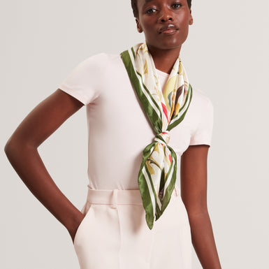 LARNAA: Short Sleeve Fitted Tee