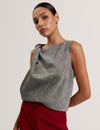 LOHRIA: Sleeveless Twist Detail Top