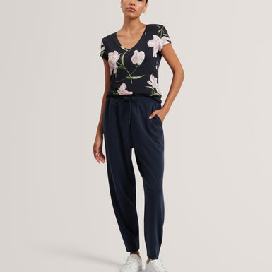 VAIILEY: Printed V Neck Fitted Tee