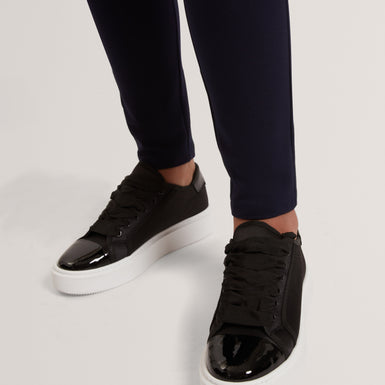 ZAIINA: Satin Trainer