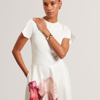 CRISANT: Printed Tulip Sleeve Mockable Dress