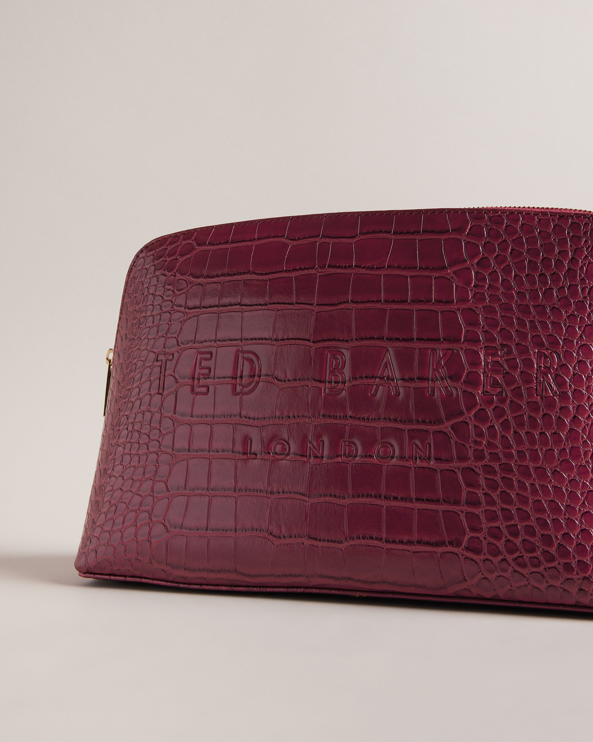 Women's Crocana-Imitation Croc Large Washbag Dp-Purple