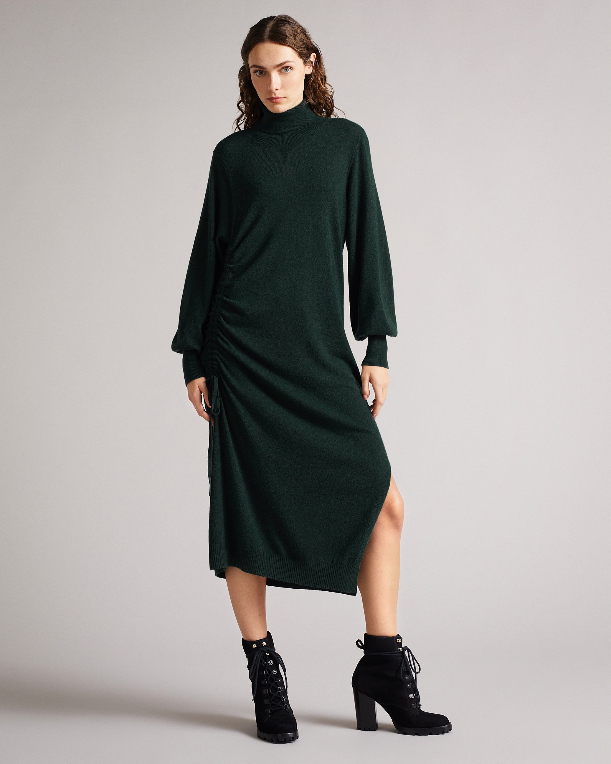 Women's Aavvaa Green