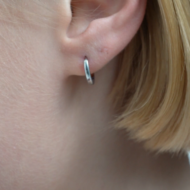 CRISLIE: Logo Hoop Earrings (12mm)